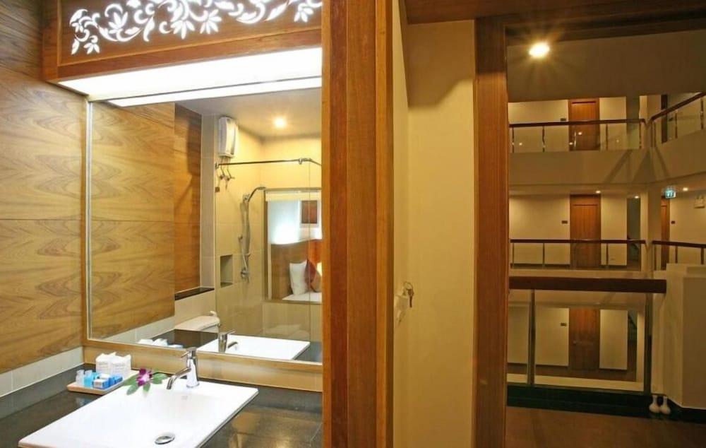 Baan Saikao Plaza Hotel & Service Apartment Koh Chang Eksteriør bilde